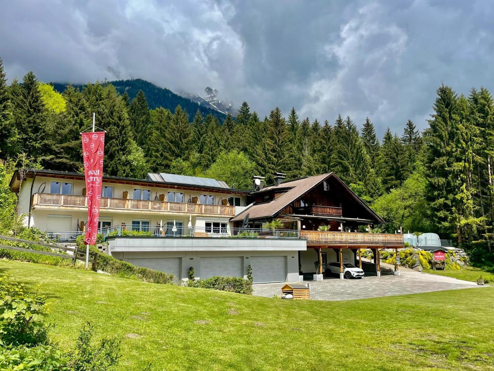 Sweet Cherry - Boutique & Guesthouse Tyrol Innsbruck Exterior photo